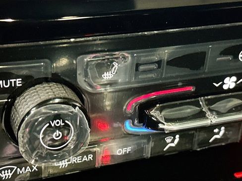 New 2025 Jeep Grand Cherokee Limited image 22