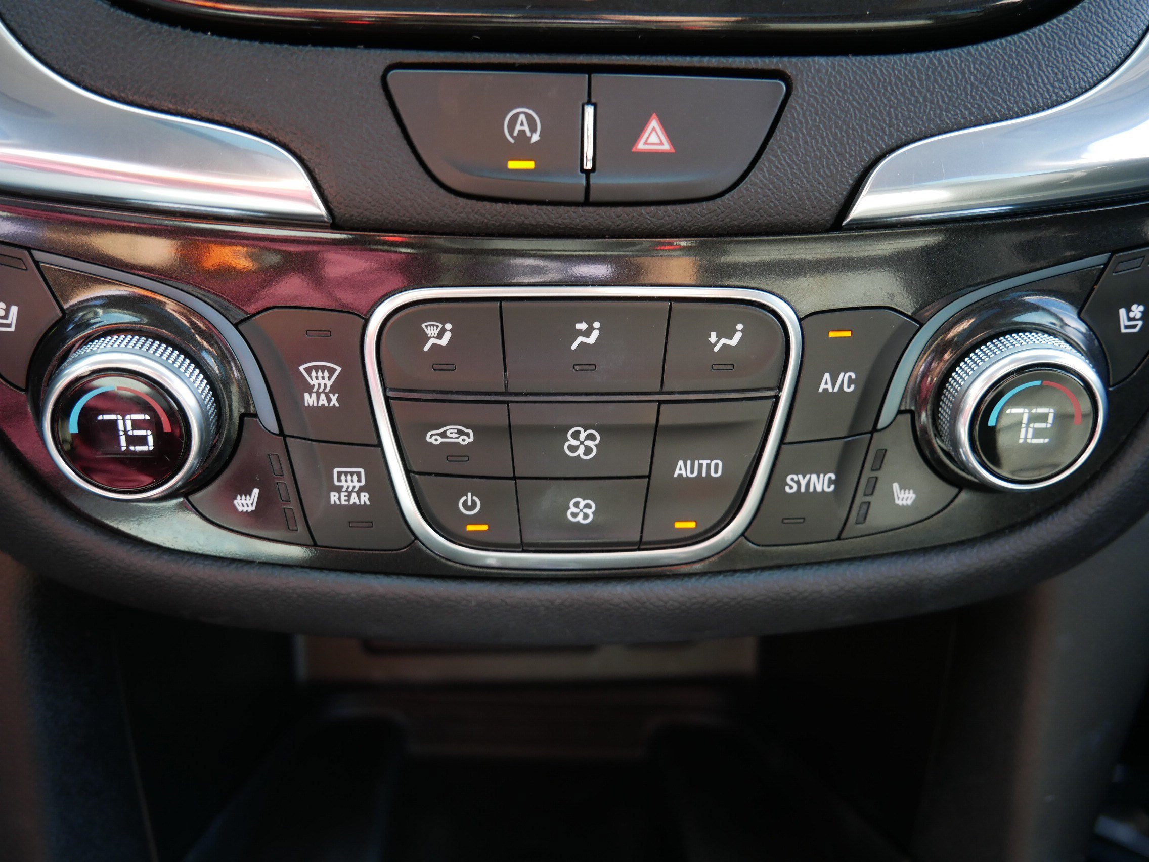 Used 2024 Chevrolet Equinox Premier AWD/4WD image 26