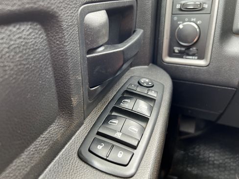 Used 2018 RAM 2500 Tradesman w/ Chrome Appearance Group image 24