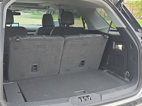 Used 2023 Ford Explorer Limited w/ Limited Technology Package RWD image 24