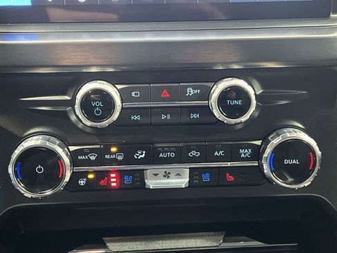 Used 2025 Ford F350 Lariat image 19