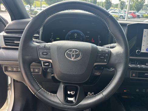 Used 2025 Toyota Camry SE w/ Convenience Package AWD/4WD image 17