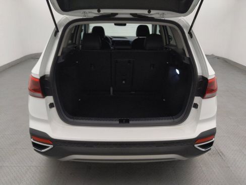 Used 2024 Volkswagen Taos SE FWD image 29