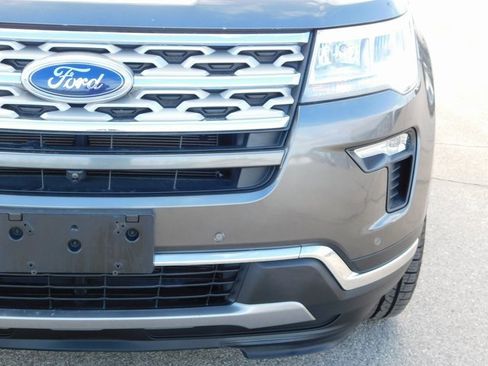 Used 2018 Ford Explorer Limited image 9