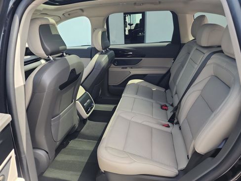 New 2025 Lincoln Nautilus Premier w/ Equipment Group 102A image 15