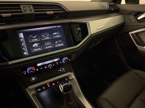 Used 2021 Audi Q3 2.0T Premium w/ Convenience Package image 22