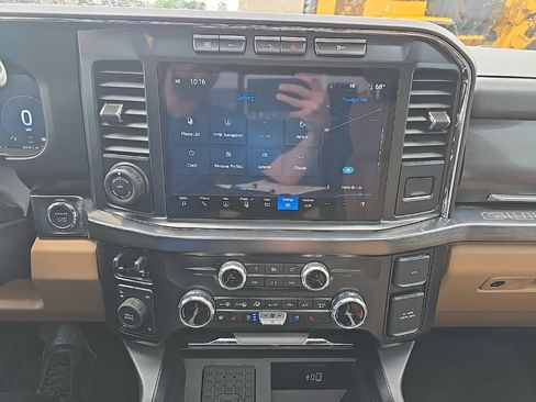 Used 2024 Ford F250 Lariat w/ Lariat Ultimate Package AWD/4WD image 23