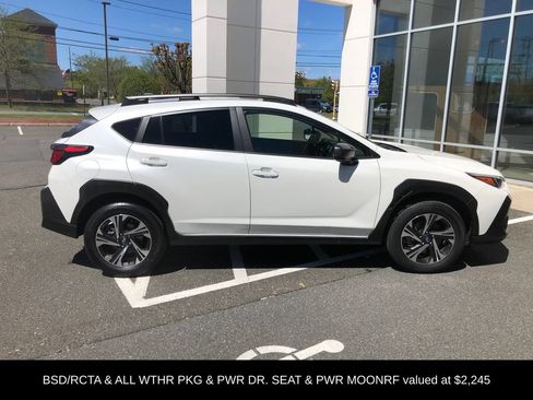 Used 2025 Subaru Crosstrek 2.5i Premium AWD/4WD image 2