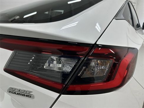 Used 2024 Honda Civic Sport Touring image 22