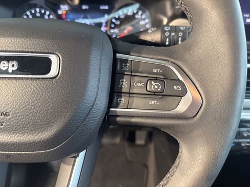 Used 2024 Jeep Compass Limited image 24