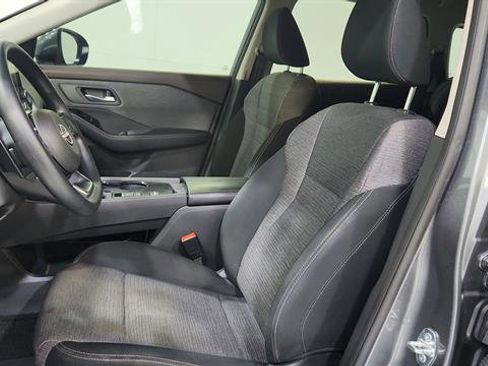 Used 2023 Nissan Rogue SV image 12