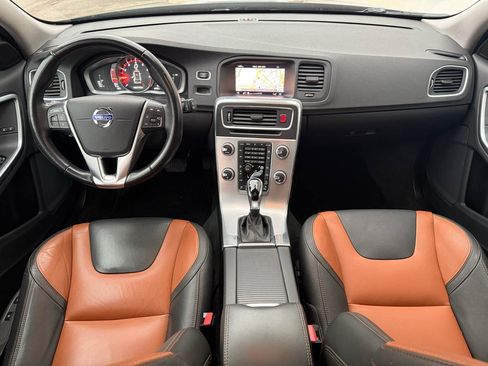 Used 2018 Volvo V60 T5 Cross Country w/ Convenience Package image 15