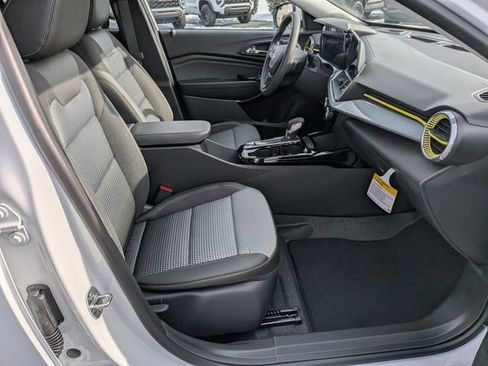 New 2026 Chevrolet Trax LT image 34