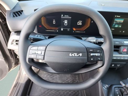 New 2026 Kia K4 FWD image 34