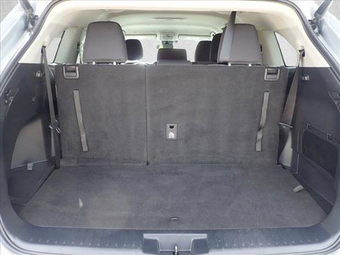 Used 2021 Toyota Highlander LE AWD/4WD image 8