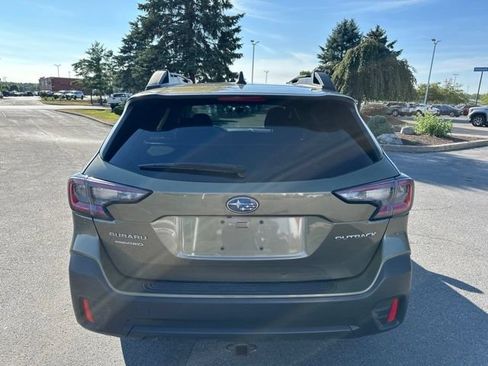 Used 2022 Subaru Outback Premium AWD/4WD image 4