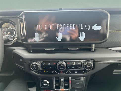 New 2025 Jeep Wrangler Unlimited Rubicon 392 image 11