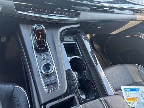 Used 2024 Cadillac Escalade ESV Sport AWD/4WD image 33