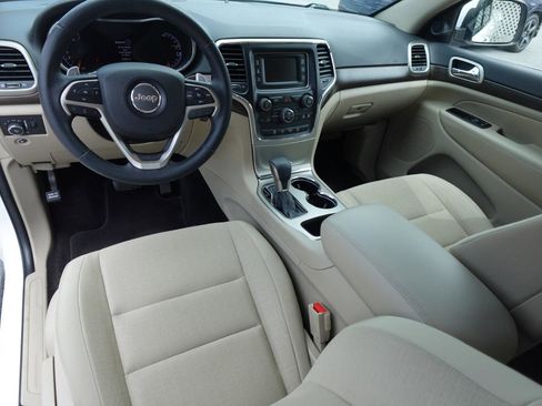 Used 2016 Jeep Grand Cherokee Laredo image 7