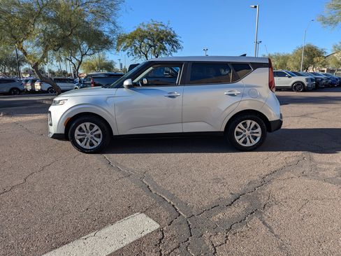Used 2020 Kia Soul LX image 5