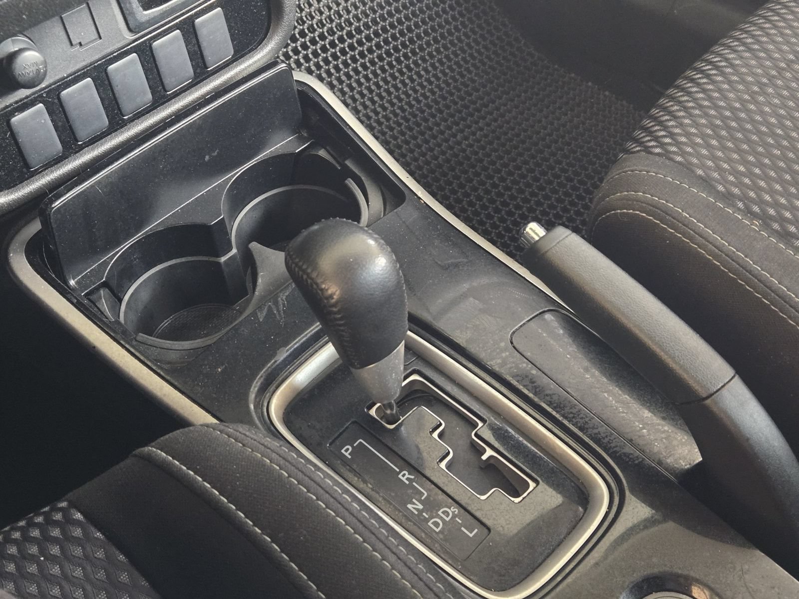 Used 2017 Mitsubishi Outlander SE FWD image 19