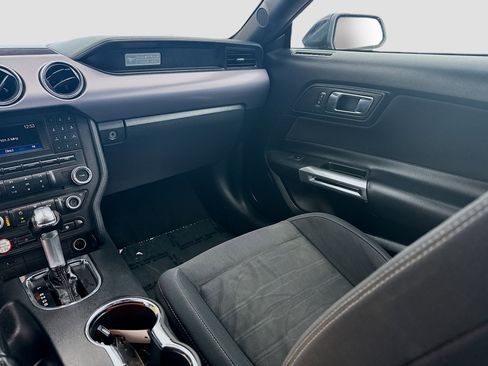 Used 2017 Ford Mustang Coupe image 21