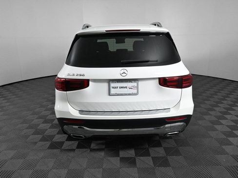 Used 2025 Mercedes-Benz GLB 250 image 29