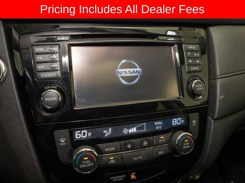 Used 2017 Nissan Rogue SV FWD image 11