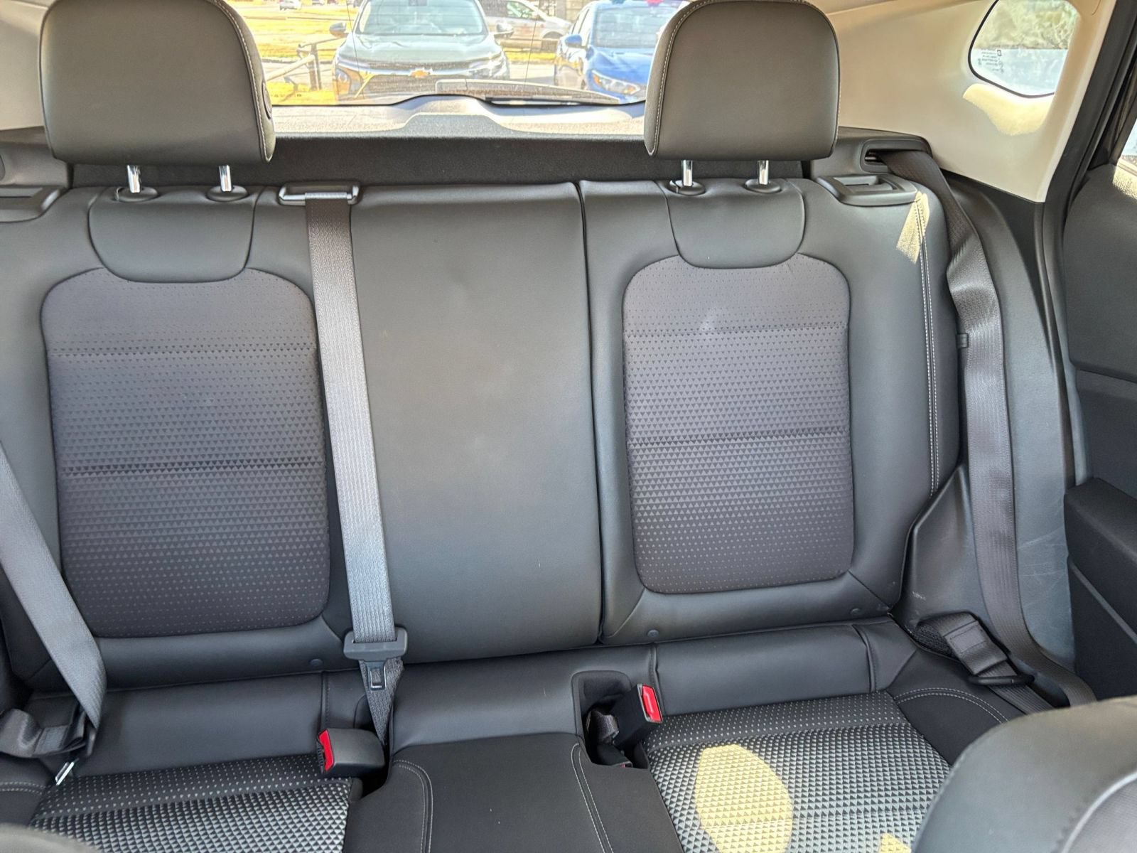Used 2025 Chevrolet Trax LT w/ LT Convenience Package FWD image 36