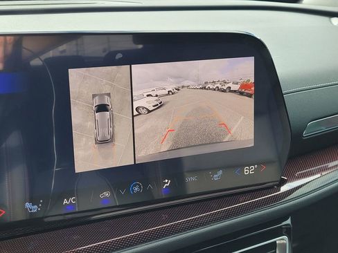 New 2026 Chevrolet Traverse Z71 w/ Driver Confidence Package image 25