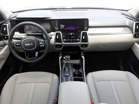 Certified 2023 Kia Sorento S FWD image 17