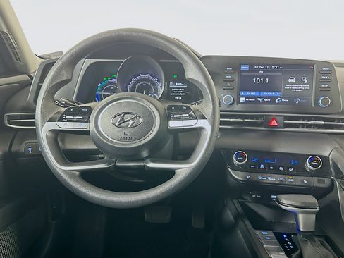 Used 2022 Hyundai Elantra Blue w/ Preferred Accessory Package image 18