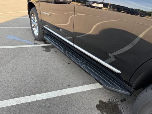Used 2021 GMC Yukon Denali AWD/4WD image 18