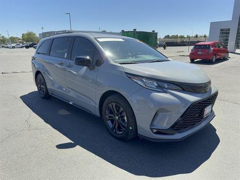 Used 2026 Toyota Sienna XSE AWD/4WD image 32