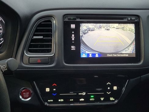 Used 2018 Honda HR-V EX image 12