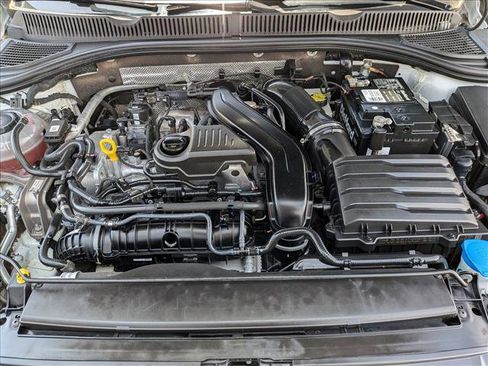 Used 2022 Volkswagen Jetta SE FWD image 23