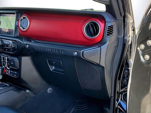 Used 2022 Jeep Wrangler Unlimited Rubicon w/ LED Lighting Group image 20