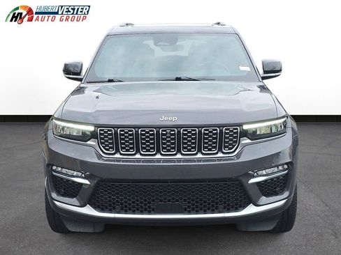 Used 2025 Jeep Grand Cherokee Summit AWD/4WD image 3