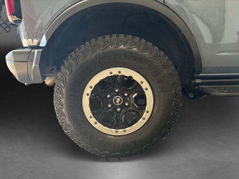 Certified 2023 Ford Bronco Badlands w/ Sasquatch Package AWD/4WD image 18