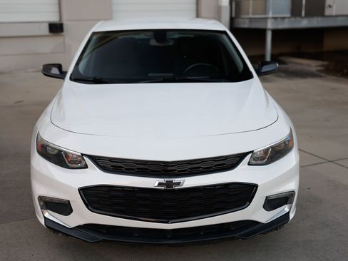 Used 2018 Chevrolet Malibu LT w/ Redline Edition image 24
