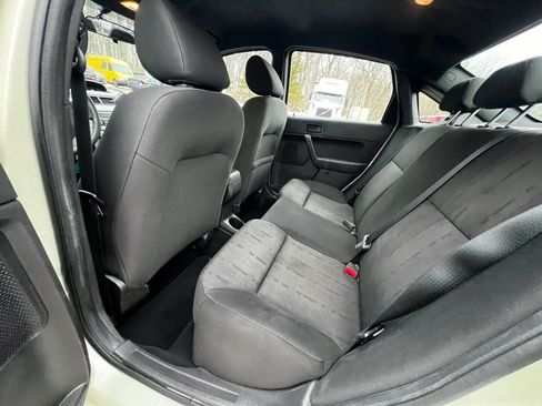 Used 2010 Ford Focus SE image 10