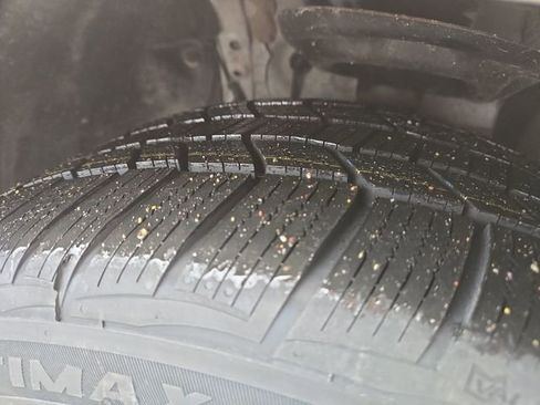 Used 2023 Toyota Camry SE image 6