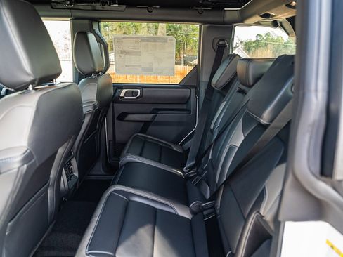 New 2025 Ford Bronco Outer Banks image 13