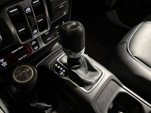 Used 2024 Jeep Wrangler Unlimited Rubicon 4xe AWD/4WD image 18