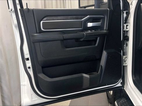 Used 2024 RAM 2500 Big Horn image 9
