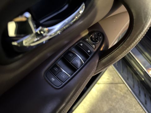 Used 2017 INFINITI QX80 Limited image 10