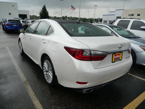Used 2018 Lexus ES 350 w/ Luxury Package w/Wood Trim FWD image 4