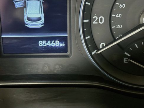 Used 2018 Hyundai Kona SE FWD image 16