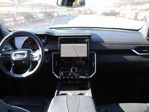 Used 2024 GMC Acadia Denali image 26