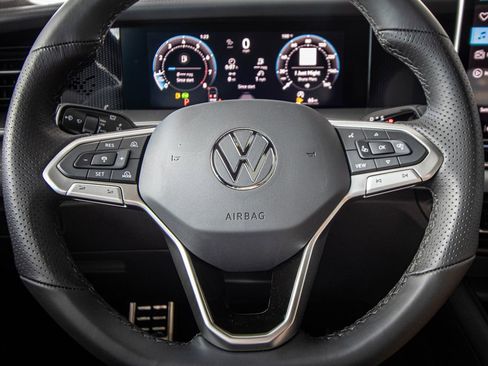 New 2026 Volkswagen Tiguan SE R-Line FWD image 37